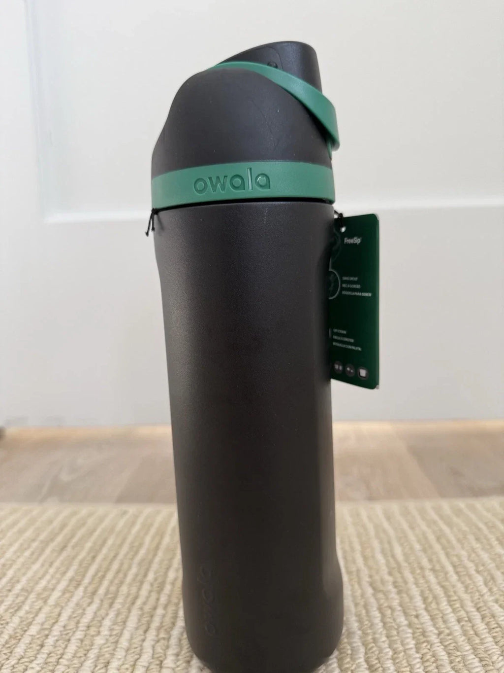 Starbucks x Owala FreeSip 24oz Black Green Insulated Bottle New w/ Tags